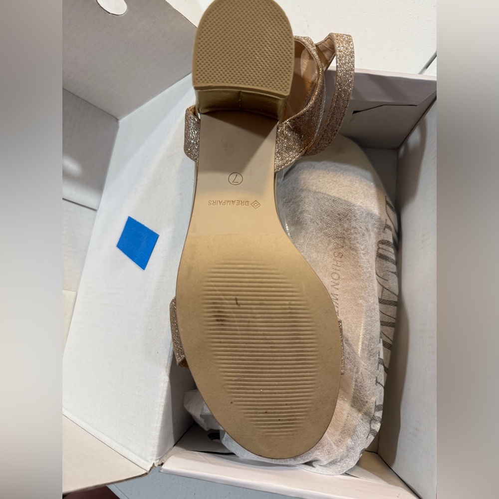 New In Box Dream Pairs Carnival Ankle Strap Heel Gold Glitter Womens US Size 7 - Picture 6 of 10